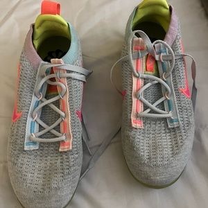 Nike Vapor Max 2021 .. women .. size 7